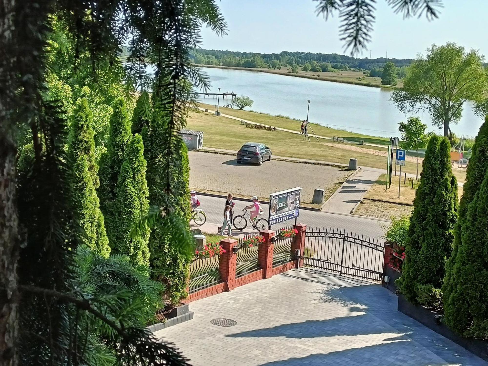Pokoje Hotelowe Nad Zalewem 谢德尔采 外观 照片