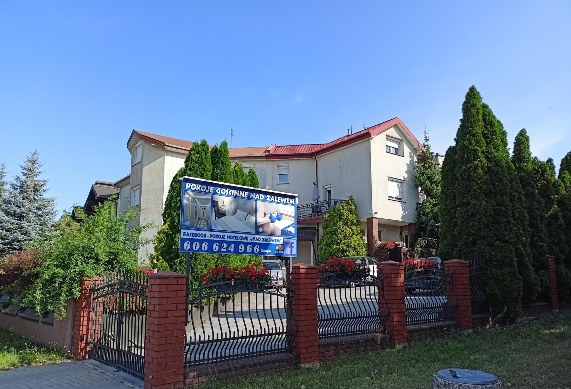 Pokoje Hotelowe Nad Zalewem 谢德尔采 外观 照片